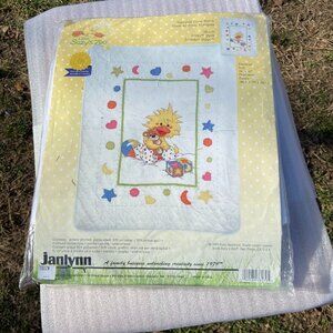 Vintage Janlynn Suzy's Zoo "Witzy Quilt" Stamped Cross Stitch Kit Baby Quilt '99